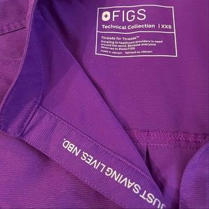 FIGS Rafaela Scrubs Top ULRAVIOLET XXS